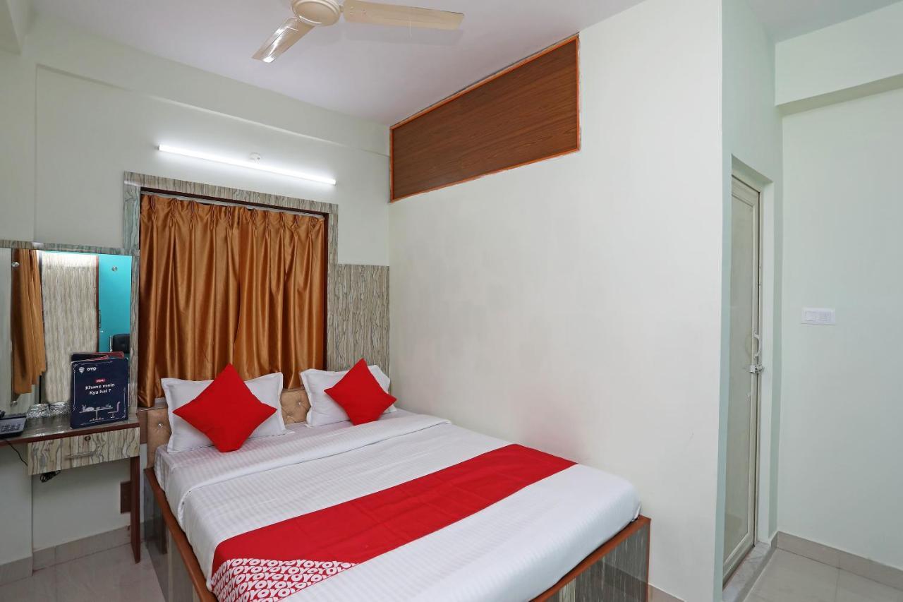 OYO 17187 Urban Casa Hotel Kolkata Bagian luar foto