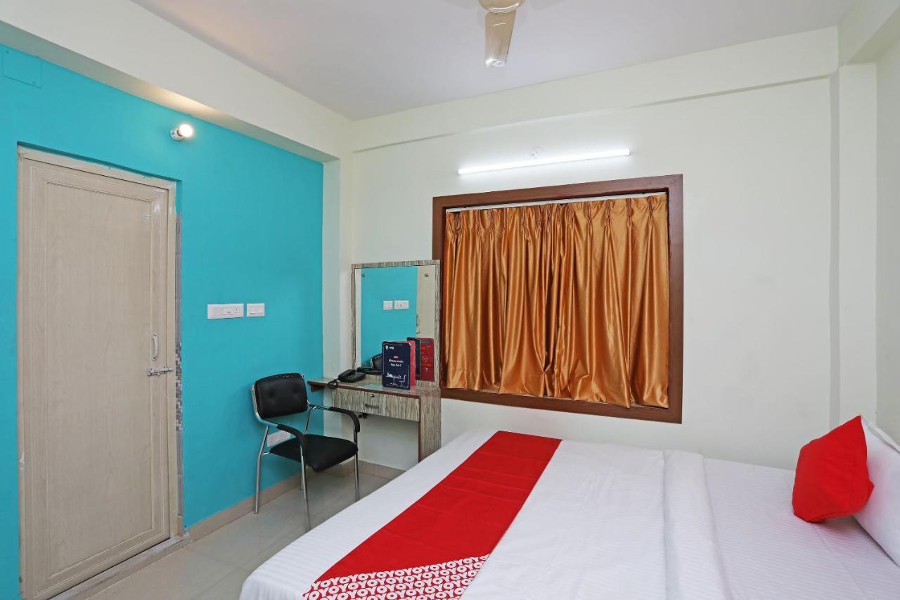 OYO 17187 Urban Casa Hotel Kolkata Bagian luar foto