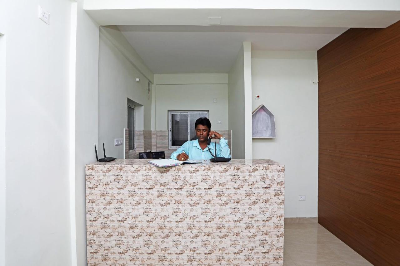 OYO 17187 Urban Casa Hotel Kolkata Bagian luar foto
